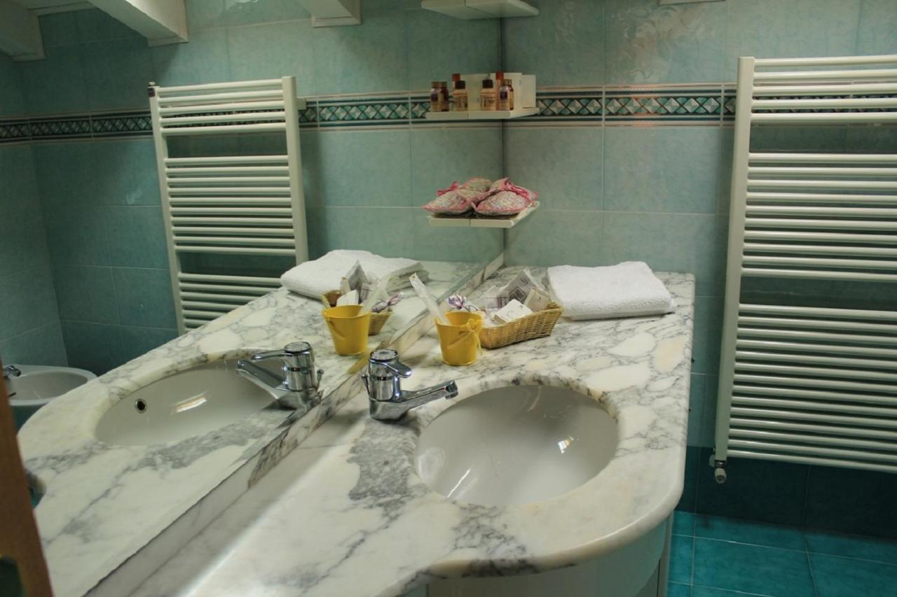 Tiarno di Sotto Residence Zecchini מראה חיצוני תמונה